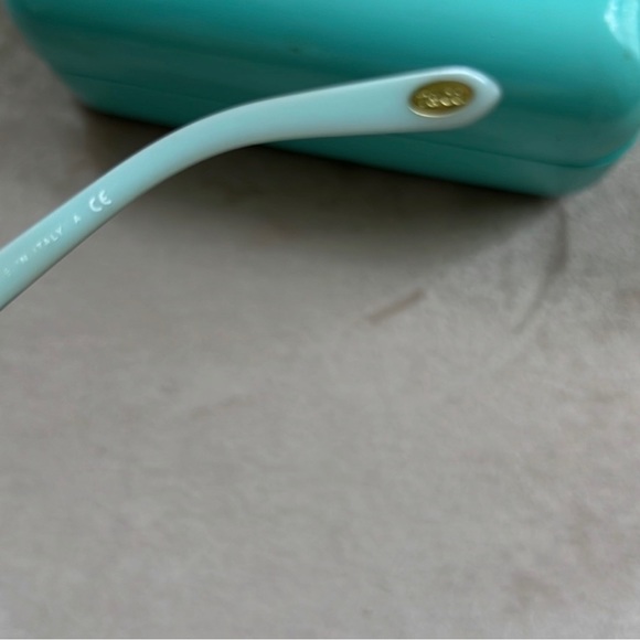 *Tiffany & Co* Oversized Sunglasses w/Heart Skeleton Key Side Accents - Picture 7 of 11